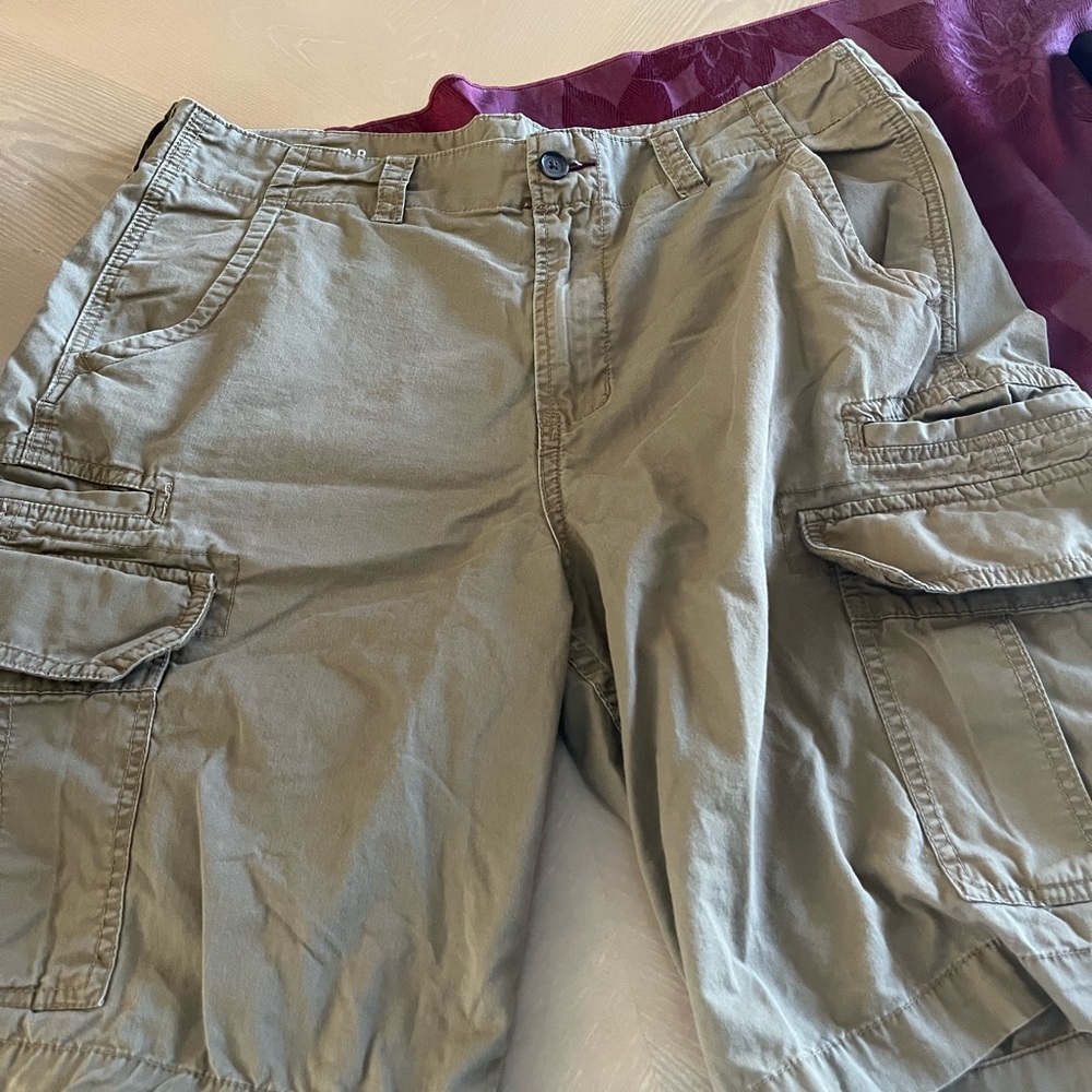 Men’s California republic skinny size 36 cargo shorts